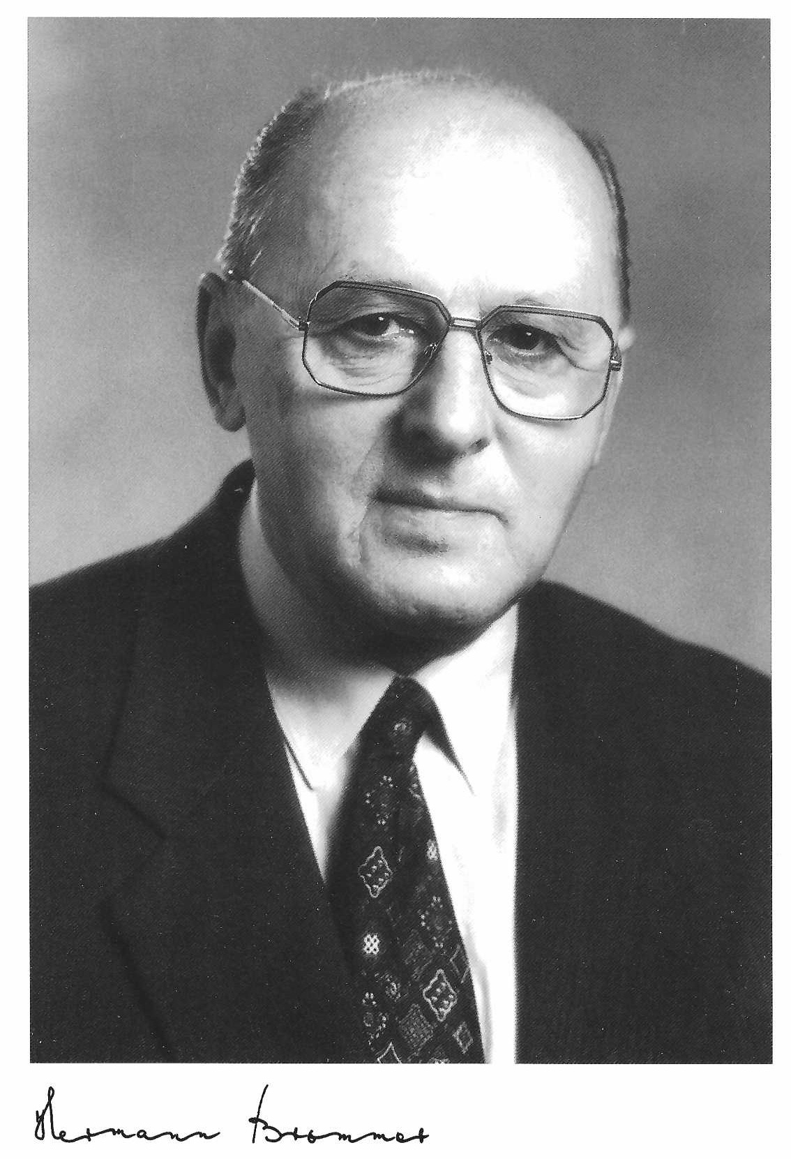 Professor Hermann Brommer (18.03.1926 – 26.10.2012), entnommen aus: „Kunst und geistliche Kultur am Oberrhein – Festschrift für Hermann Brommer zum 70. Geburtstag“, Lindenberg i. Allgäu 1996, S. 2