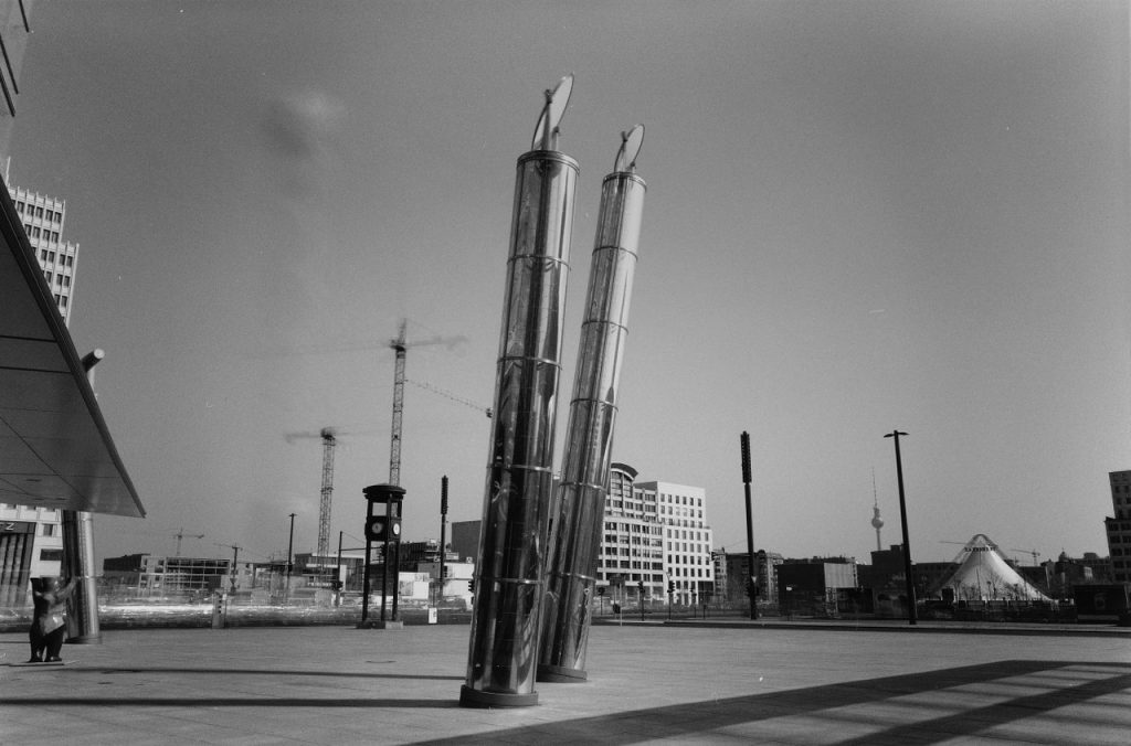 Reiner Metzger, Titelbild des Buches "Der Atem der Zeit" - Potsdamer Platz, Berlin, 2002