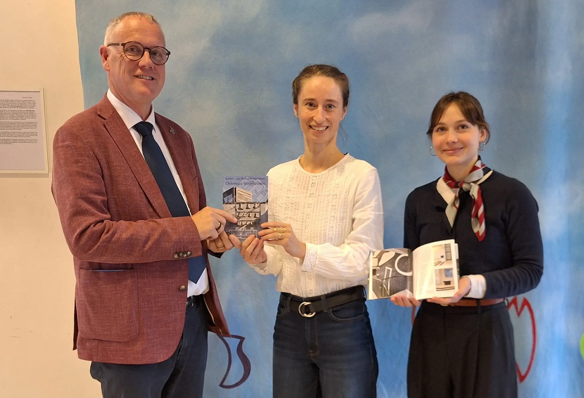 prae_Steinhausen (CH), Kirchen- und Begegnungszentrum Chilematt Präsentation des im Kunstverlag Josef Fink erschienen Kunstführers „Kirchen- und Begegnungszentrum Chilematt Steinhausen“