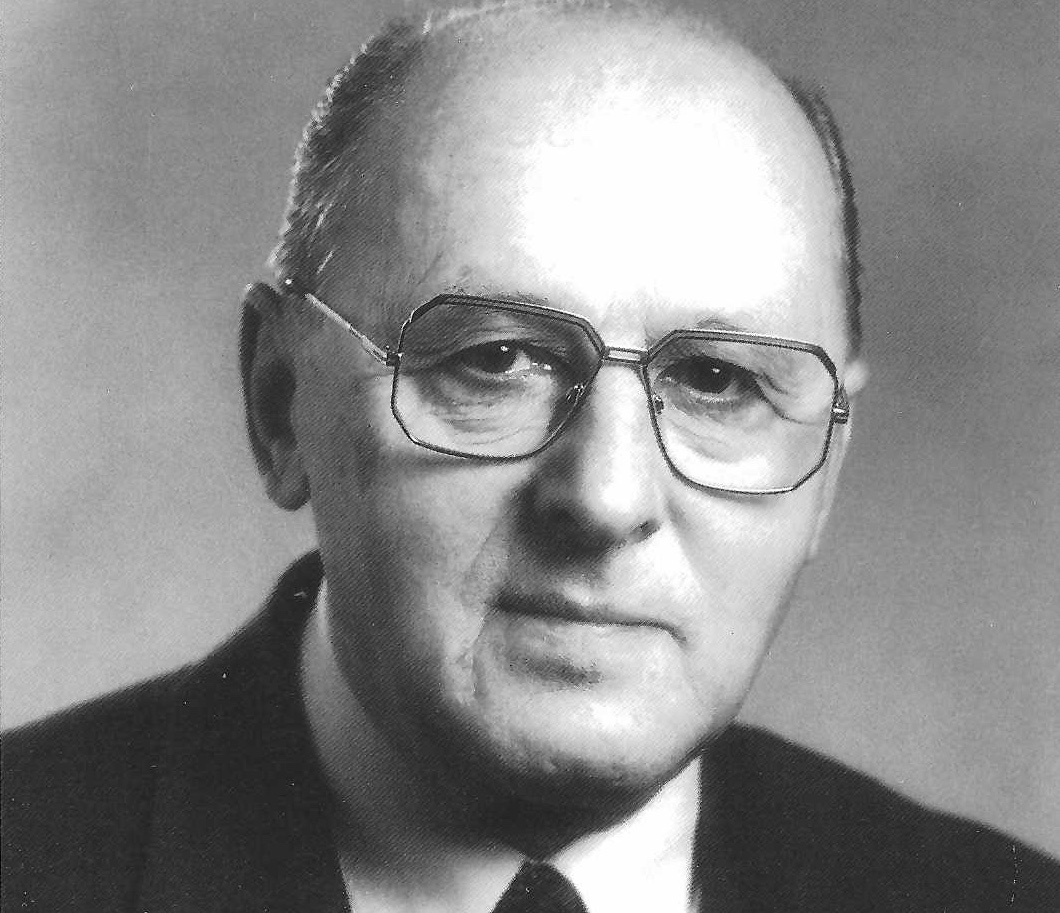 Foto: Professor Hermann Brommer (18.03.1926 – 26.10.2012), entnommen aus: „Kunst und geistliche Kultur am Oberrhein – Festschrift für Hermann Brommer zum 70. Geburtstag“, Lindenberg i. Allgäu 1996, S. 2