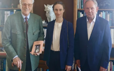 „Der Fall Neue Pinakothek München“: Buchübergabe an S.K.H. Herzog Franz von Bayern